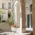Guestready - Stylish Apartment For 2 In The Heart Of Paris